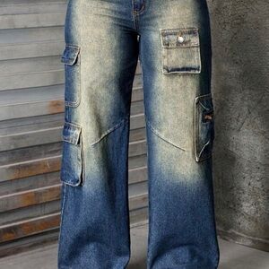 NWOT Blue Cargo pocket jeans. Size 28/32